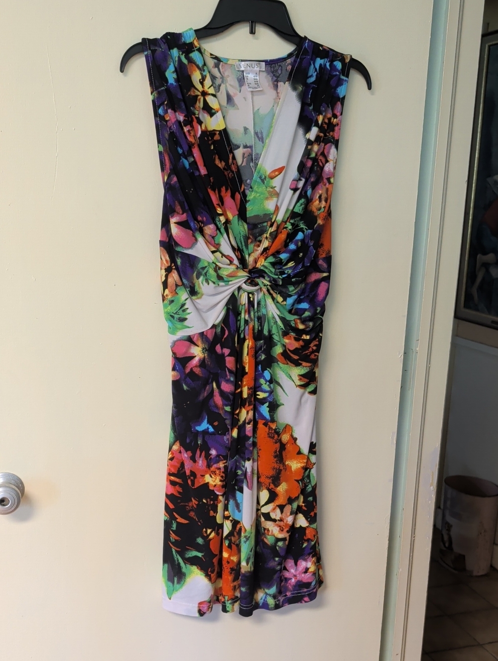 VENUS Black Multicolor Floral Twist-Front Midi Dress